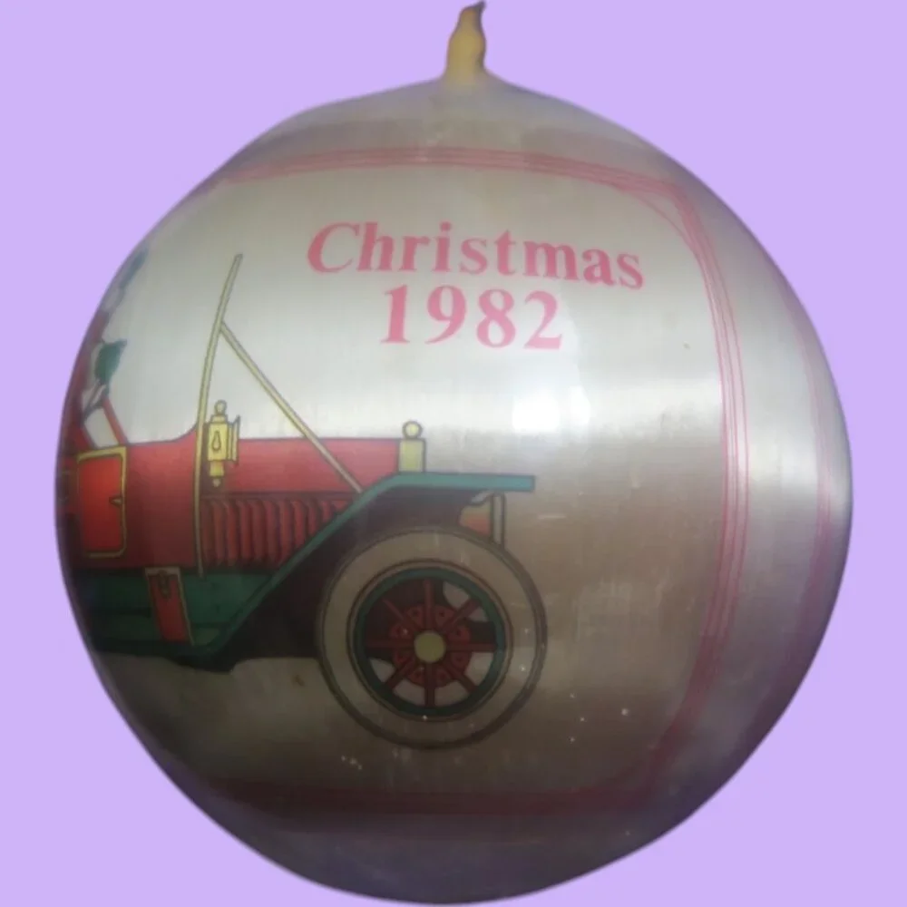 Hallmark vintage Christmas 1982 ornament santa on sleigh antique car in cream OS